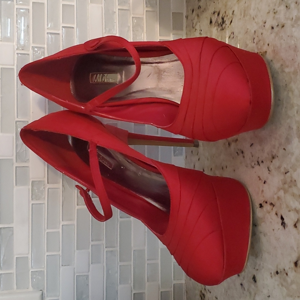 Wild Pair Jacqueline Red Platform Pump